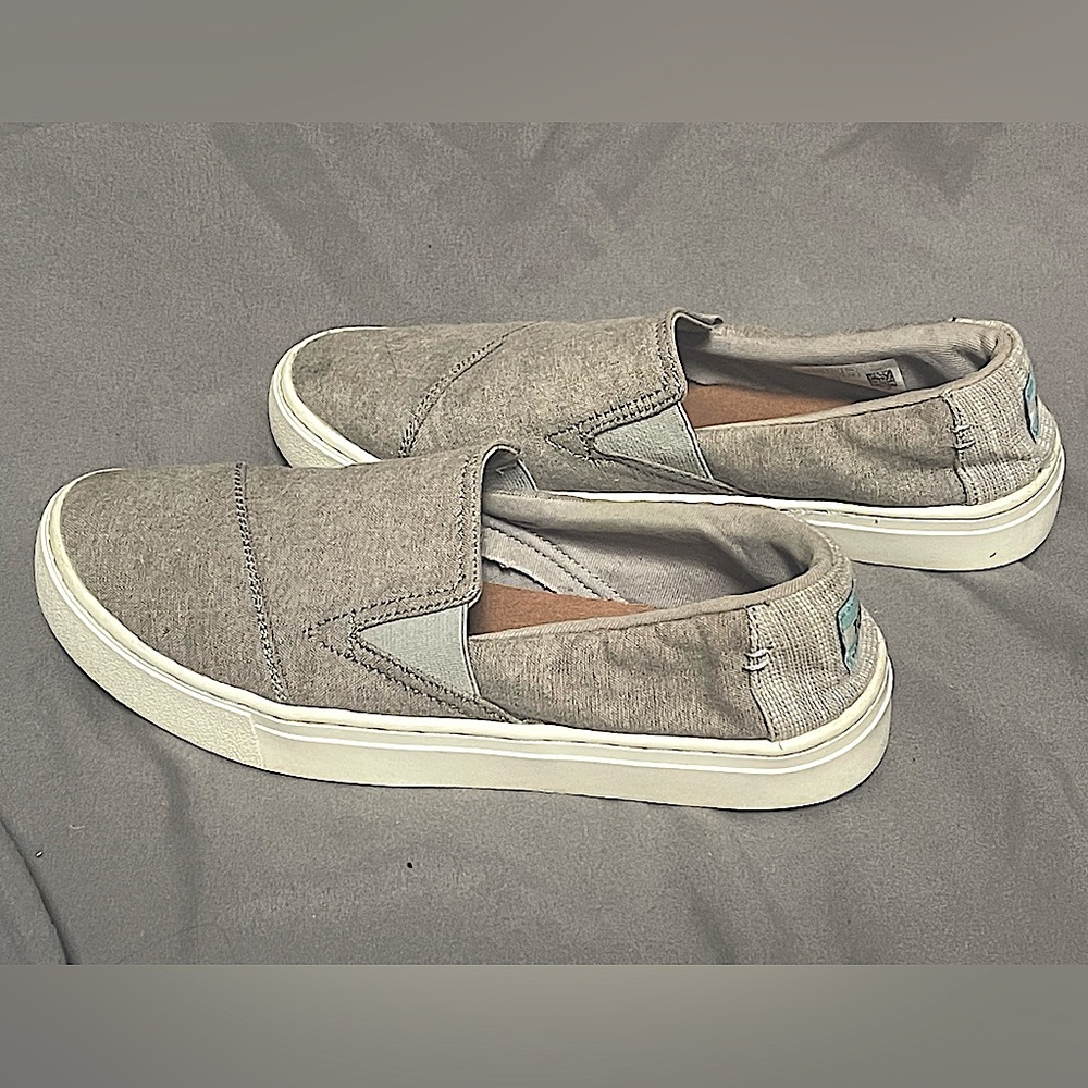 Toms Size 7